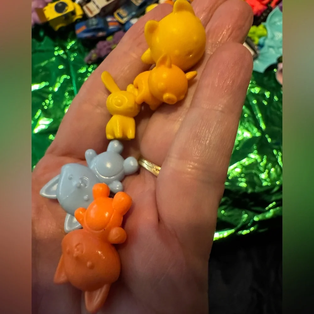 Mini figures squinkies, shopkins, misc
